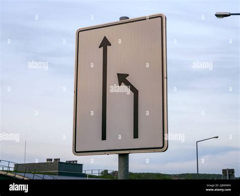 Zipper merge car hi-res stock photography and images - Alamy