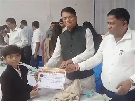 161 bright stars of Koli community of Valsad taluk were honored by ...