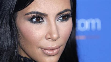 Kim Kardashian denuncia por calumnias a Mediatakeout