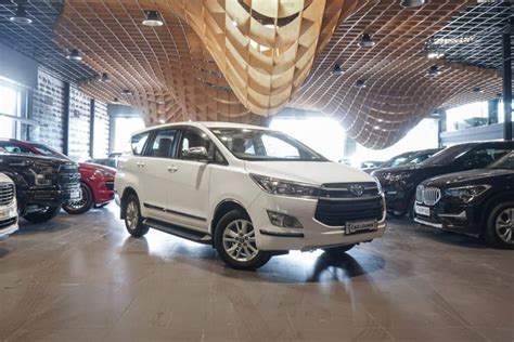 Toyota Innova Crysta 2.8G: Perfect Family Car