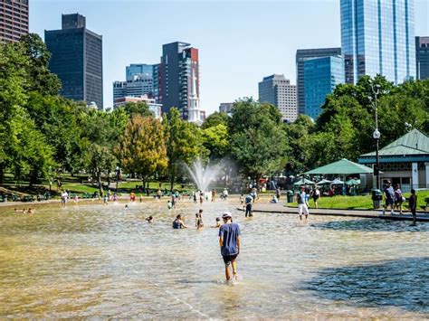 Franklin/Foxboro Line on the Commuter Rail