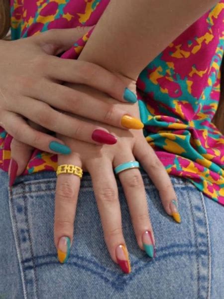 गर्मियों के लिए बेस्ट Nail Paint Colour करें ट्राई, इन 4 ट्रेंडी शेड्स ...