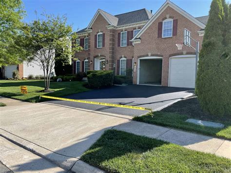 How Much Does Asphalt Paving Cost for a Driveway? | H&H Paving