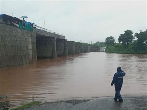 Rainfall in all 32 talukas of South Gujarat, 7 in Umarpada, 6 in Mandvi ...