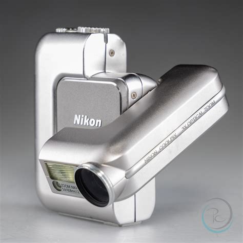 2003 година - Nikon Coolpix SQ