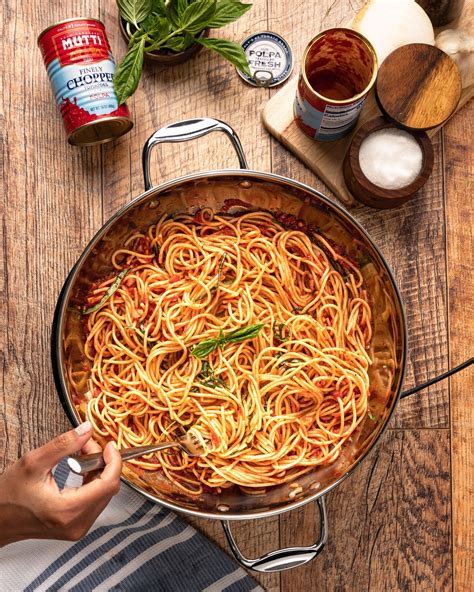 FIVE MINUTE MARINARA SAUCE | Mutti Recipe