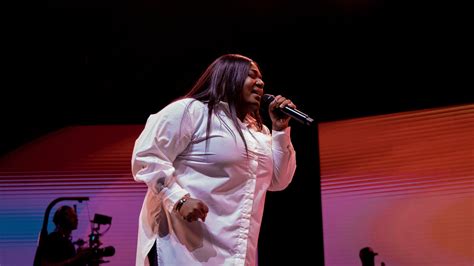 Naomi Raine | interview — lead worship well