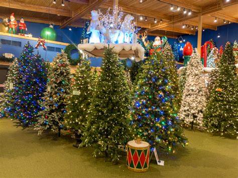 Guide to Visiting Bronner's: The World's Largest Christmas Store ...