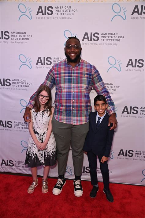 Famous People Who Stutter: Inspiring Singers, Presidents & More