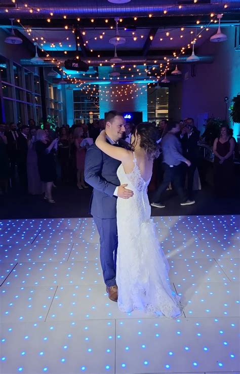 10 Popular First Dance Wedding Songs - Pro DJ Services - Michigan
