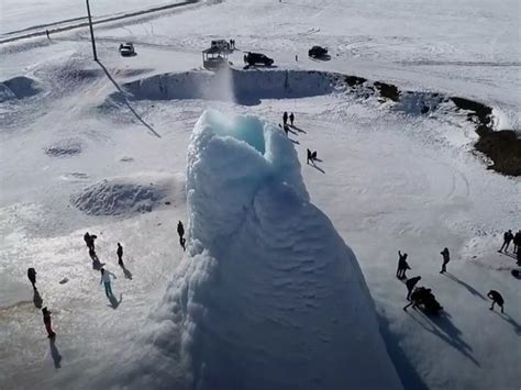A 45-Ft Ice Volcano That Has Taken Form Naturally Comes Up In ...