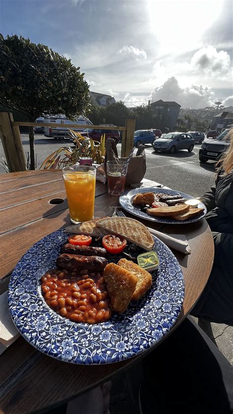 The Green Parrot – JD Wetherspoon - Perranporth Restaurant - HappyCow