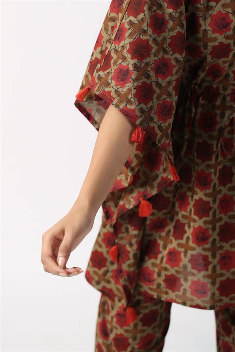 Daabu Motifs on Cotton Maroon Kaftan Pajama set