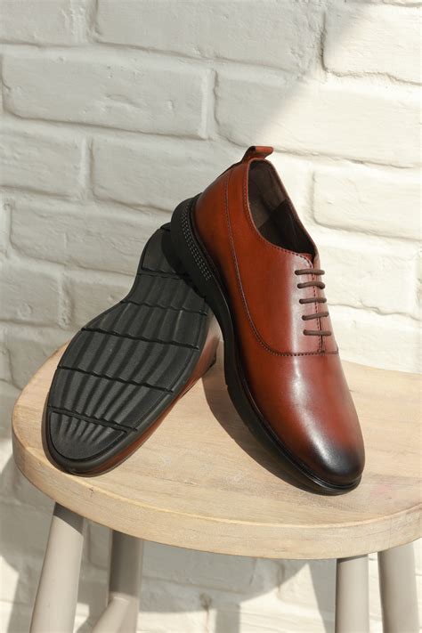 CAPRI in Charcoal – Legwork