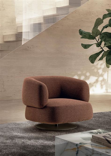 Zeppelin modern swivel armchair | LAGO Design