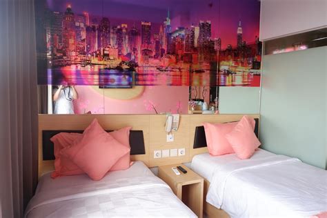 Staycation Serba Pink dan Nuansa Sakura di G Suites by Amytha Gubeng ...