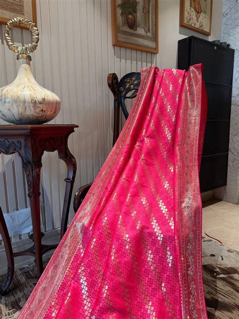 Rani Pink Saree with All-Over Zari Checks, Heavy Woven Pallu & Tassel ...