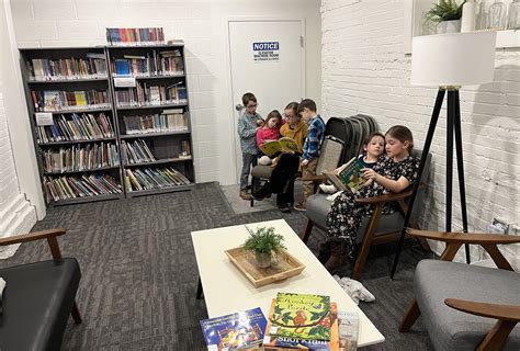 Church Library 的图像结果