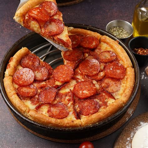 Try The Best Deep Dish Pizza In Town At UNO Pizzeria | LBB Kolkata
