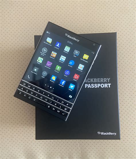 BlackBerry Passport Q30 (SQW100-1) 32GB 3GB RAM Unlocked Smartphone ...