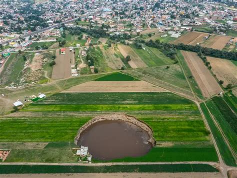 Possible explanation for the sinkhole - Sinkhole at Mexico farm ...