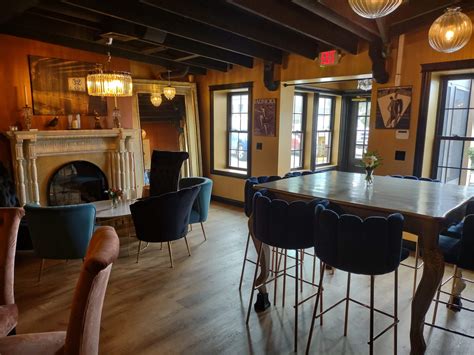 The Lark Lounge – The Crown on Main