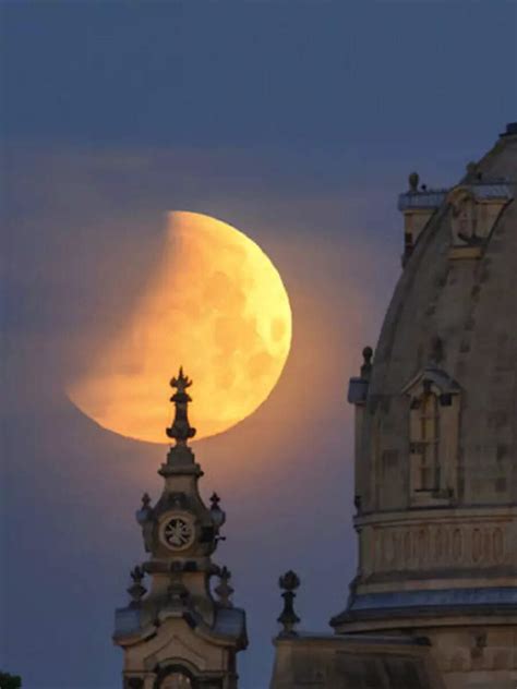 'Blood Moon': 10 spectacular lunar eclipse images | Times Now