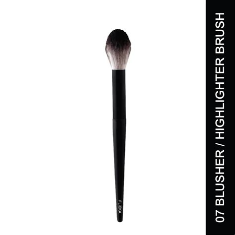 07 Blusher/ Highlighter Brush - Flicka Cosmetics Pvt Ltd