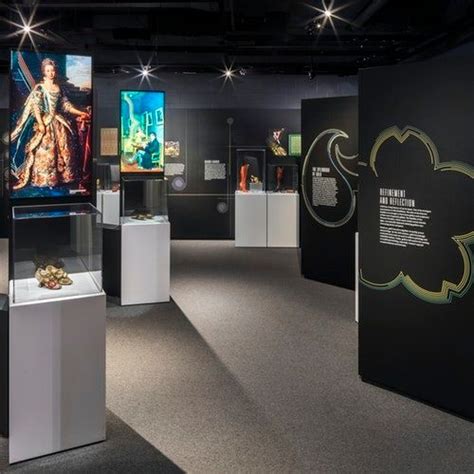 Explore Torontos Bata Shoe Museum, Bata Shoe Museum, Toronto, 7 August ...