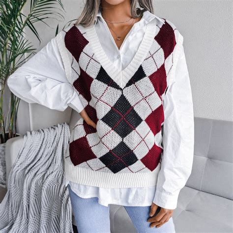 Maroon Argyle Sweater Vest | Knitting women sweater, Trim sweater, Knit ...