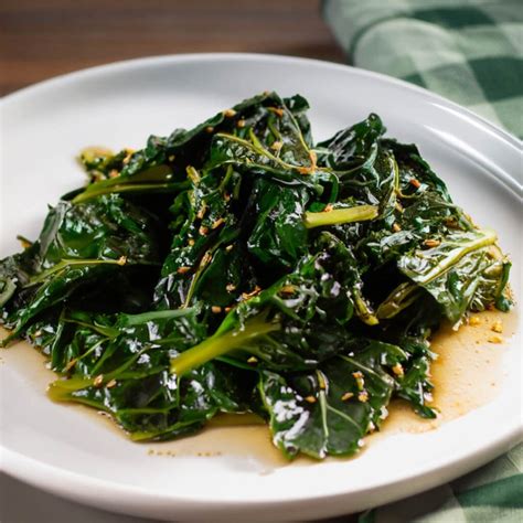 Vegan Collard Greens Recipe | A Flavorful Plant-Based Twist