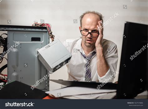 Broken Computer System 的图像结果