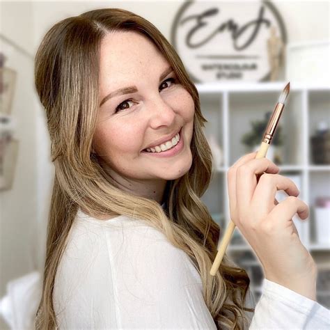 Amazon.in: Emma Lefebvre: books, biography, latest update