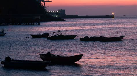 Download wallpaper 2560x1440 boats, sea, pier, twilight widescreen 16:9 ...