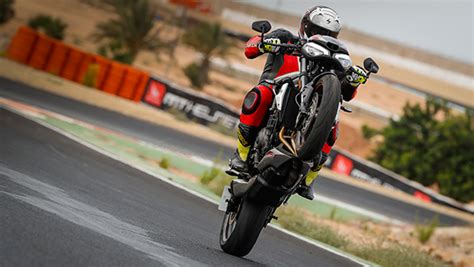 2020 Triumph Street Triple RS first ride review - Overdrive