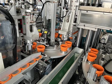 Tube Connection Machine 的图像结果