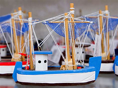 易拉罐小船制作步骤,塑料瓶怎么做船,易拉罐小船_大山谷图库