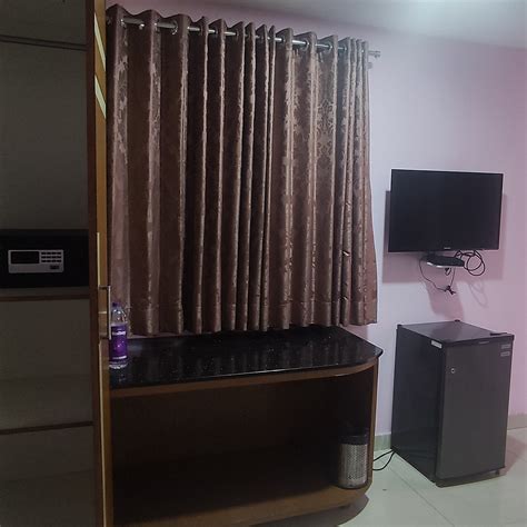 TREEBO AKSHAYA LALBAGH INN (Bengaluru) - Hotel Reviews, Photos, Rate ...