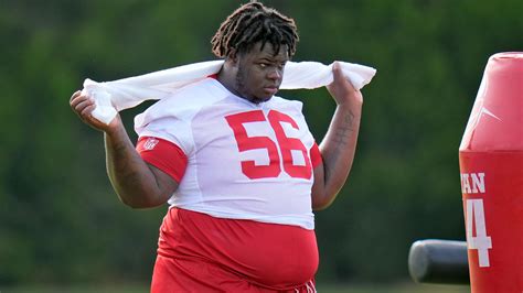 Desmond Watson, the heaviest player in NFL history, released by Tampa ...