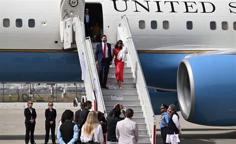 JD Vance India visit: PM मोदी से मिले जेडी वेंस, ट्रेड डील बढ़ाने पर ...