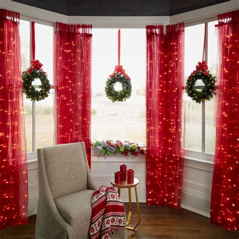 20+ Christmas Decorating Ideas For Bay Windows