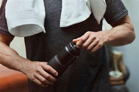 How to Clean a Water Bottle. Nike UK