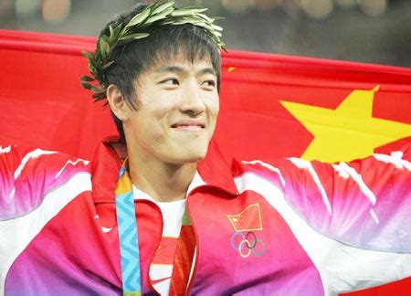2004年雅典刘翔夺冠 全记录，现在看依旧热血沸腾！