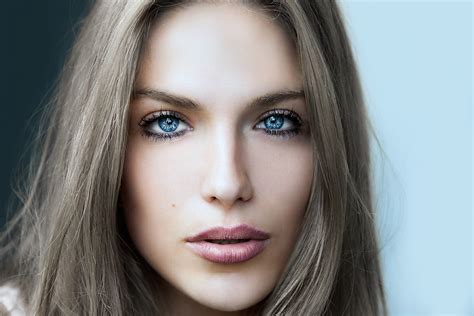 Portraits of People around the World 的图像结果