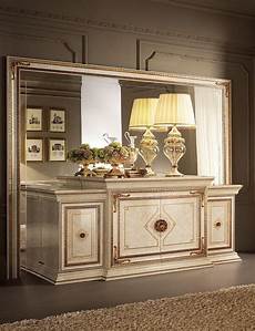 credenze e buffet buffet classico con finiture in foglia oro 4 ante credenze e buffet buffet classico con finiture in foglia oro 4 ante
