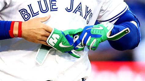 George Springer to donate Hartford Whalers batting gloves to Hockey ...