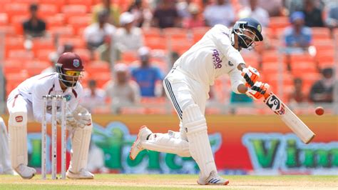 1st Test, 1st Inns: India Super 6s