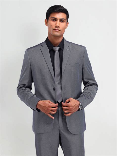 Buy Black Suit for Men – Formal & Wedding Styles | Nykaa Fashion