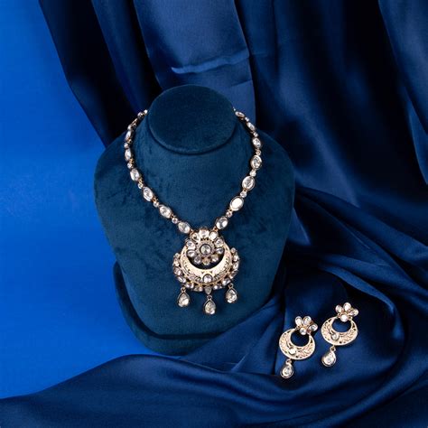 Pushpika Drop Necklace Set – Orelle