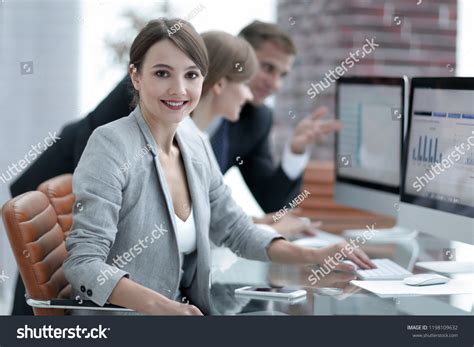 Pics of Business Women 的图像结果